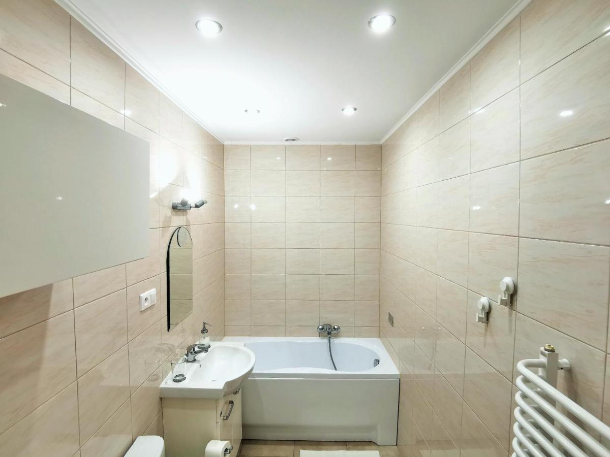 Apartament Seven Daire Legnica Dış mekan fotoğraf